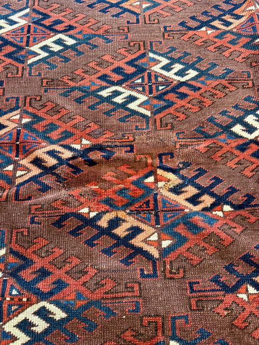 Covor antic Yamoud din Turkmenistan, tesut manual