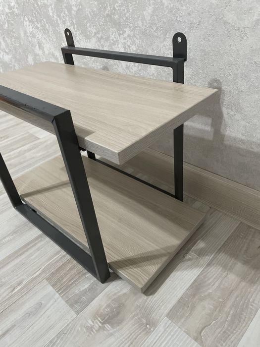 Навесная полка для комнпты