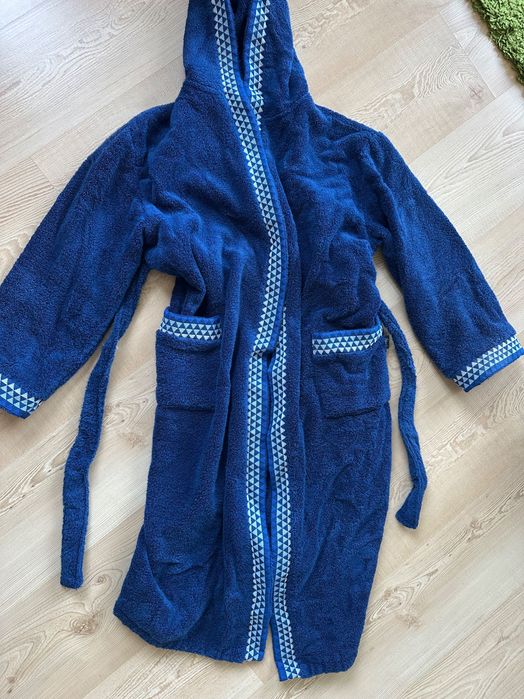 Халат за момче 158см. Високо качество.