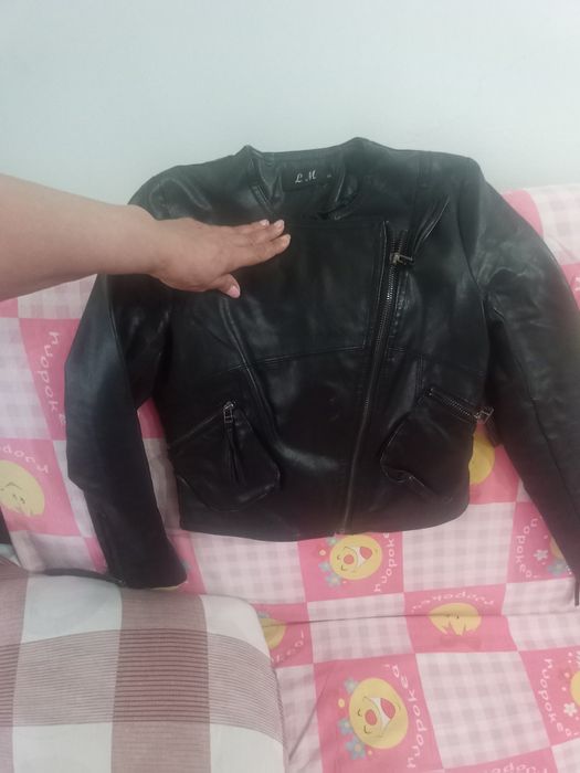 Продам две курточки на весну