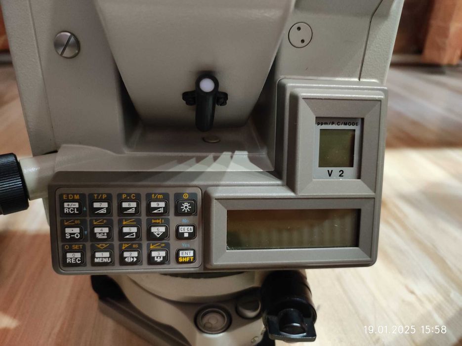 тахеометр японский. Sokkia set4b