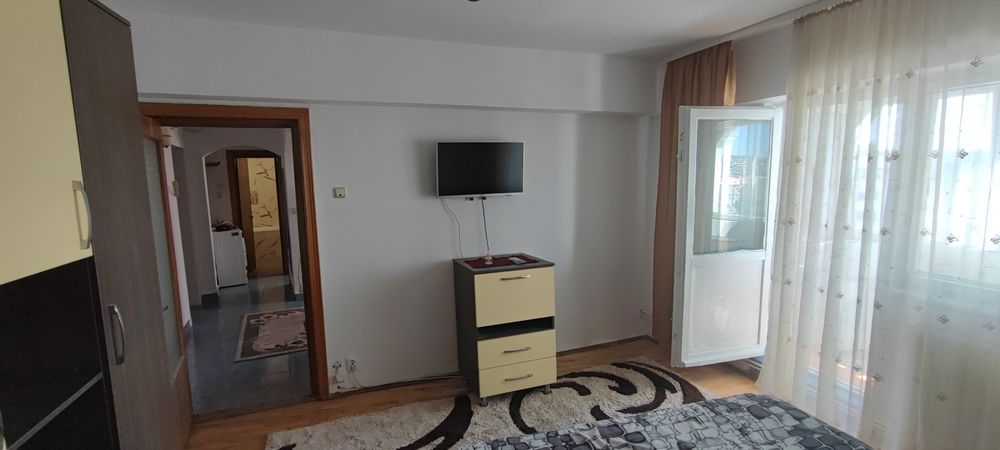 Apartament 2 camere decomandat | 55 mp | 3 balcoane | Renovare recentă | Parcare