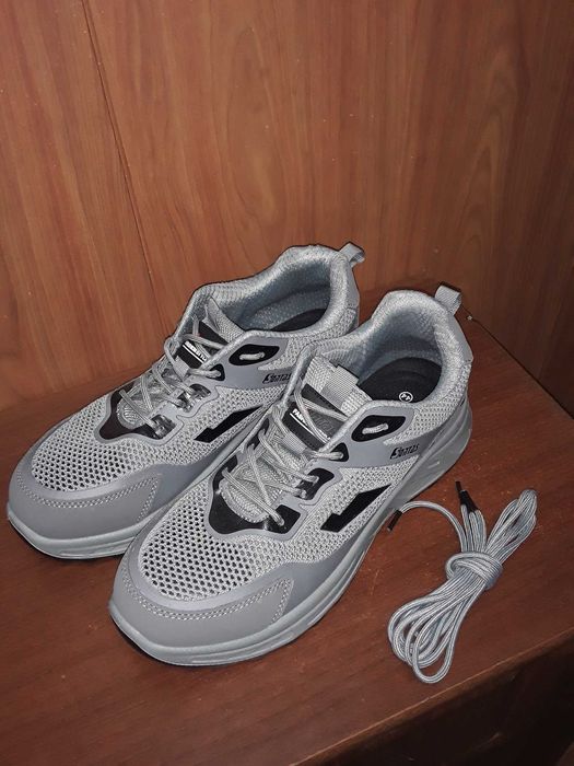Продам спецкроссовки