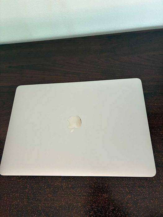 Vand laptop Macbook Pro 15" Intel Core i7 2018 si 13" Intel Core i5 2019(se pot vinde la bucata)