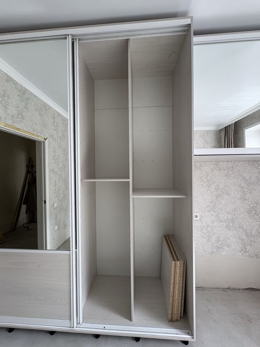 Шкаф купе с зеркалами