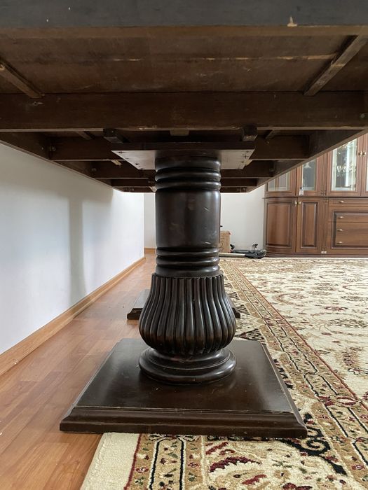 Продается стол.