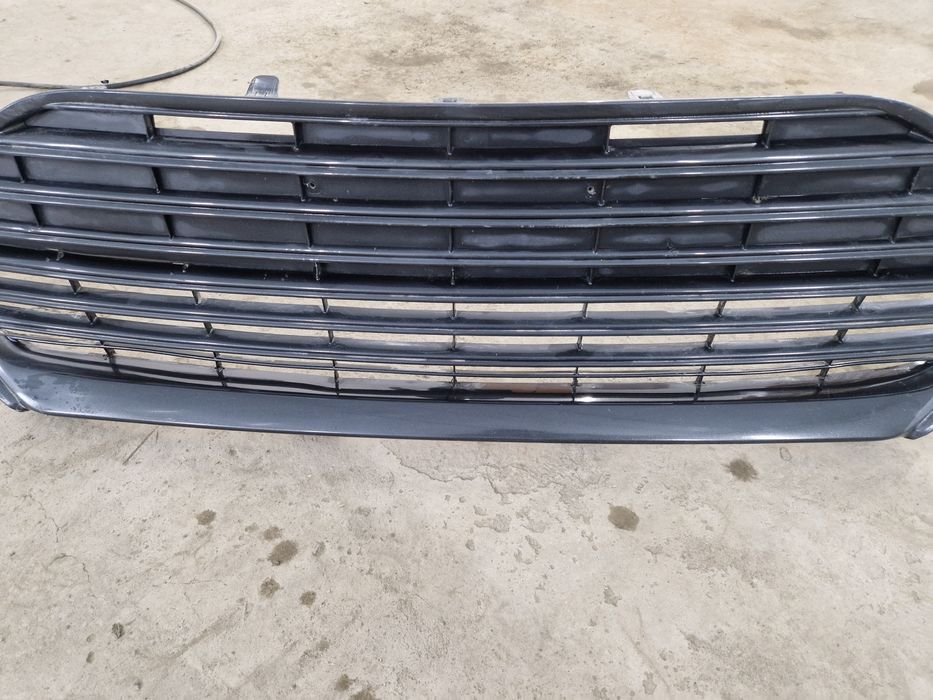 решетка в бампера камри 70