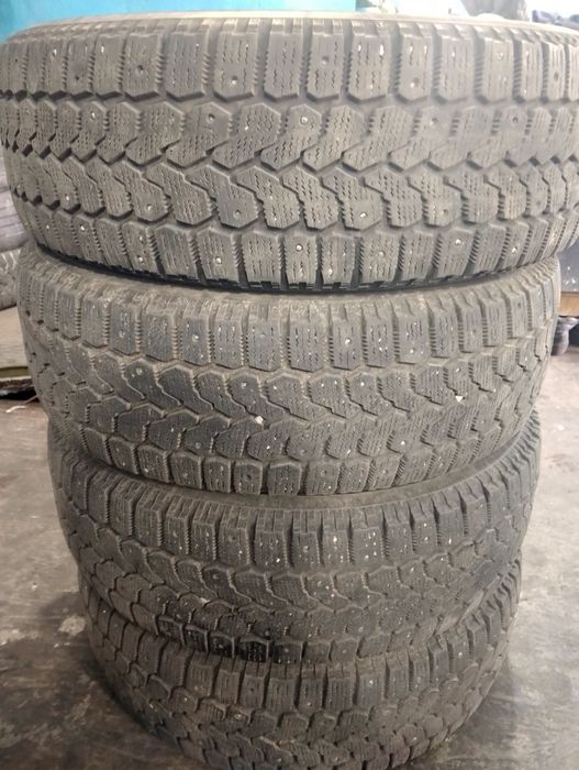 Шина зимняя продам