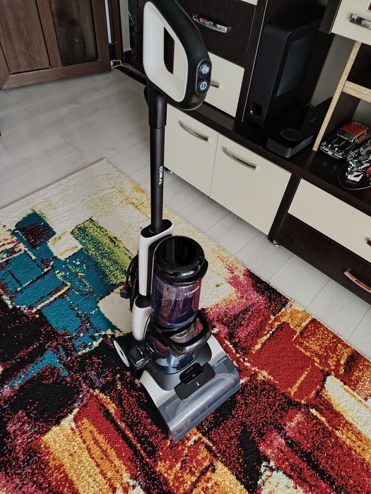 Aspirator profesional TINECO pentru covoare, mocheta