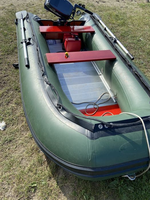 Продам надувную лодку SUZUKI 320