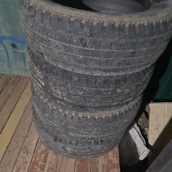 Продам шины 215,65,r 16