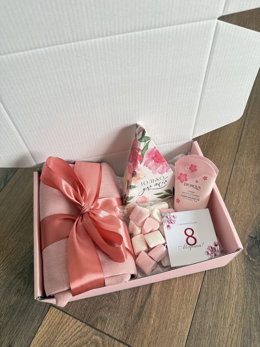 Подарочные боксы на 8 марта