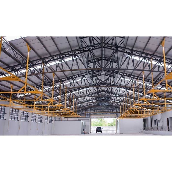 Naves Tom Parnik quramiz