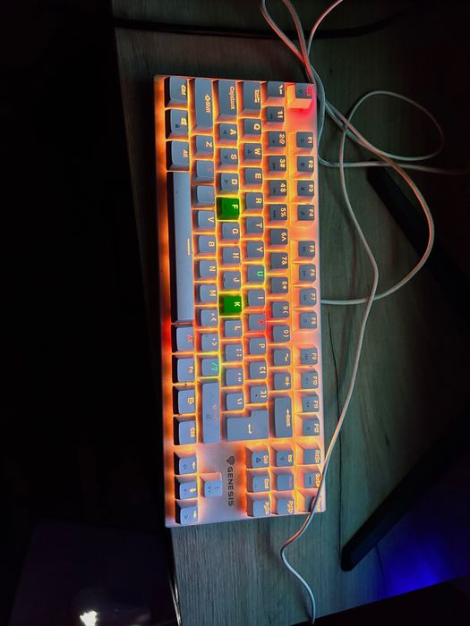 Продавам механична клавиатура втора ръка