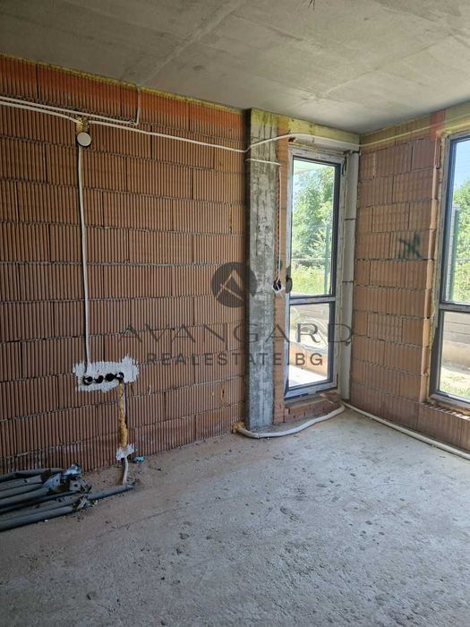 Продава се Двустаен апартамент в Пловдив, Остромила - 53 кв.м за 1377 €/кв.м - Снимка #1