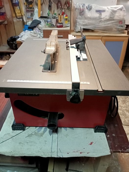 Продам настольную дисковую пилу..
