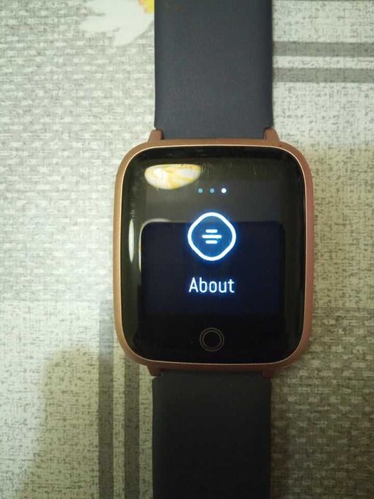 Продавам перфектен Letsfit Smart Watch ID205S