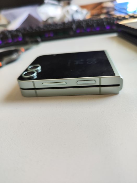 Samsung Flip 6 , Mint Green, stare exceptionala