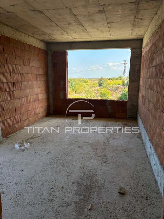 Двуетажна къща в Марково