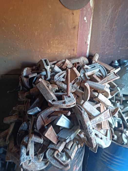 Замок Струбцина Флажок Все есть