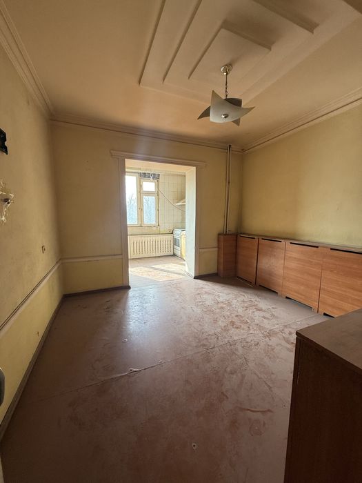 Банковский дом 4 комнатный Эко базар Феруза массив