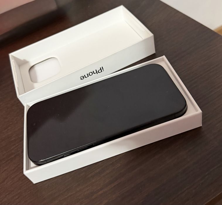 Vand Iphone 16 Pro Black