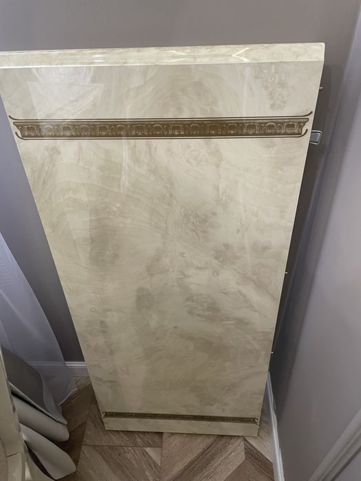 Продам стол и 8 стульев