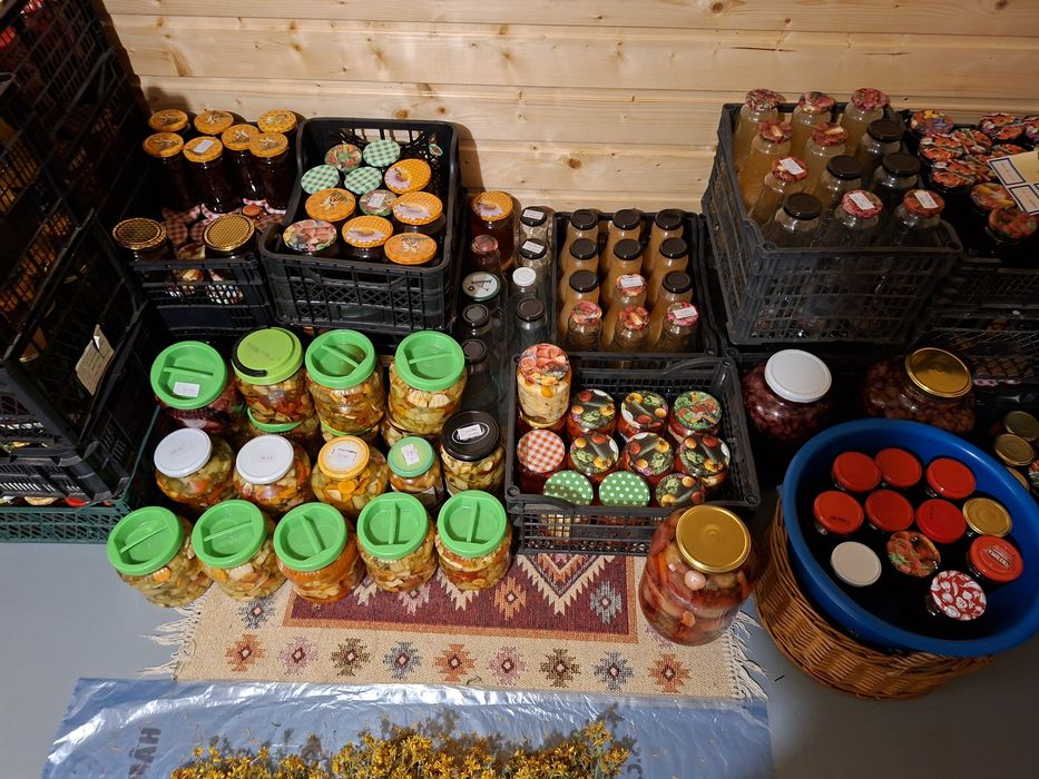 De vinzare produse de gospodarie.SIROPURI,GEMURI,COMPOTURI,DULCEATA,muraturi.