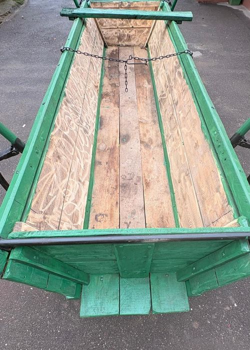 Vând caruta din fier!