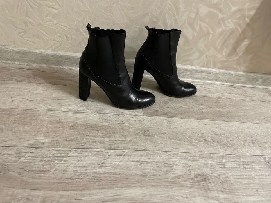 Ботинки на каблуке