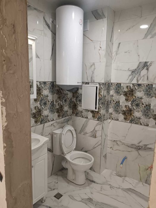 Лепене на плочки и фаянс