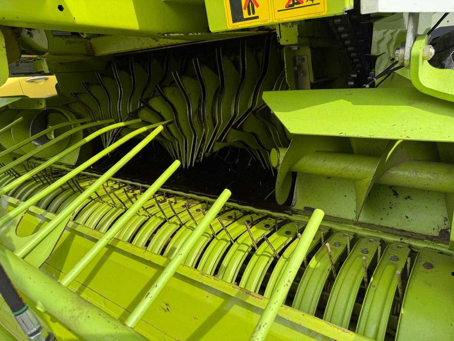 Presa baloti rotunzi marca Claas Rollant 250