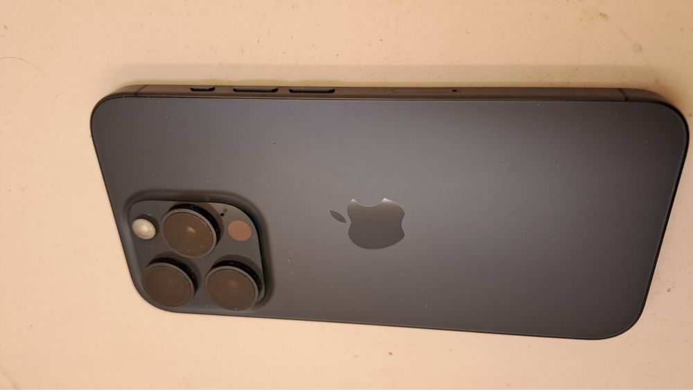 Iphone 15 pro 256 gb.