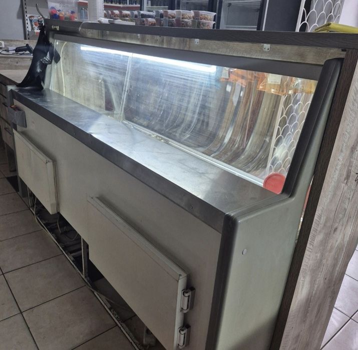 Витринный холодильник
