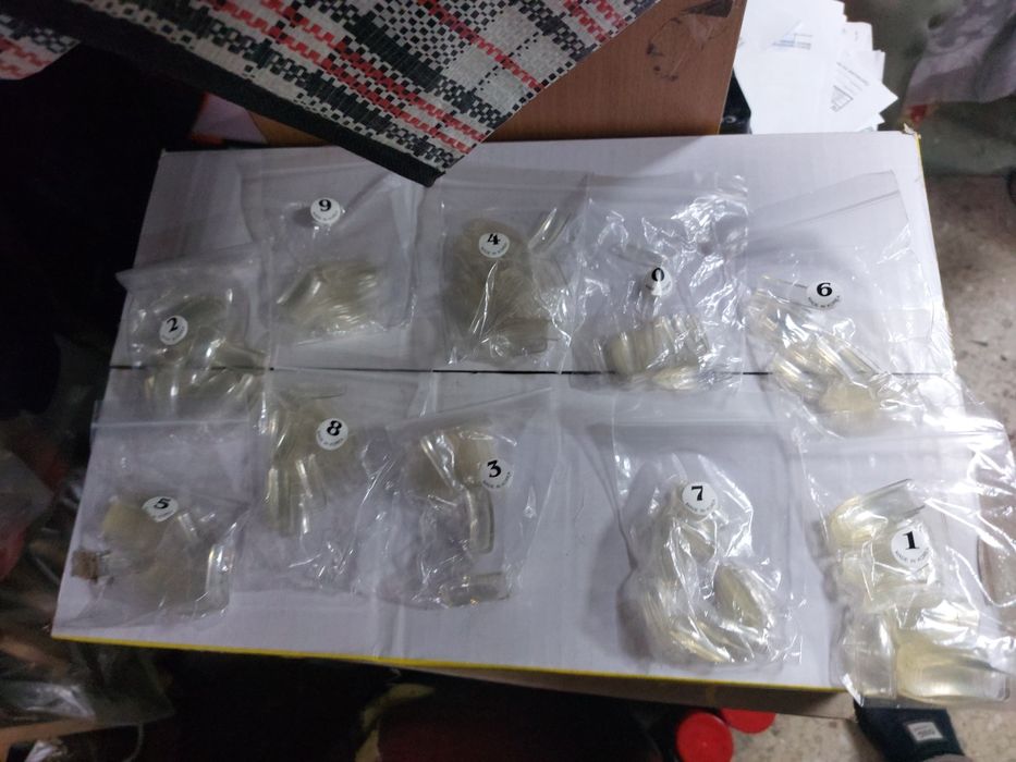 Продам пилочки,и гелевые ногти.