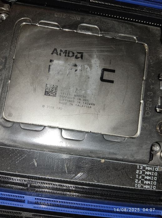 32 ядрен AMD EPYC 7532 и дъно ASUS KRPA-U16