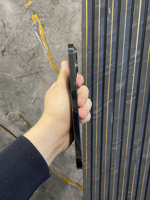 продам срочно 13 pro max 256gb!в идеале