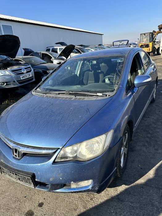 Dezmembrez honda civic 2009