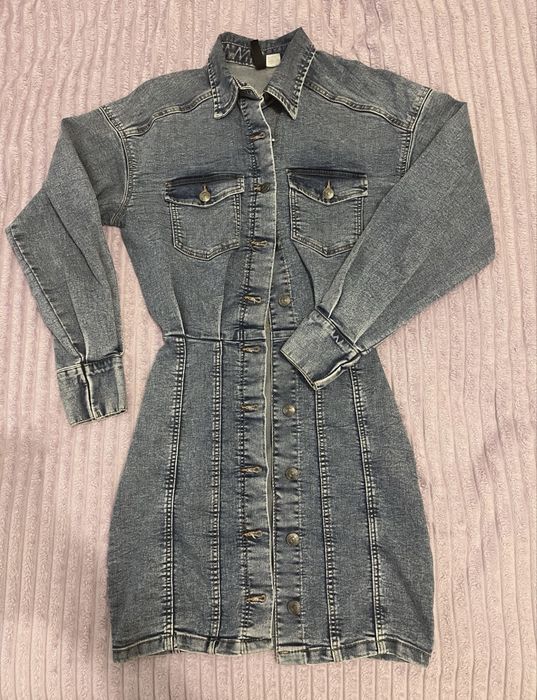 Каждая по 1000 тг