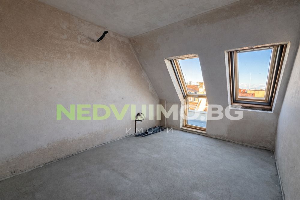 Продава се Четиристаен апартамент в Варна, Окръжна болница - 184 кв.м за 969 €/кв.м - Снимка #2