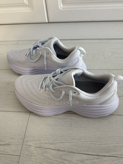 Hoka Bondi 8 - pret 430 lei