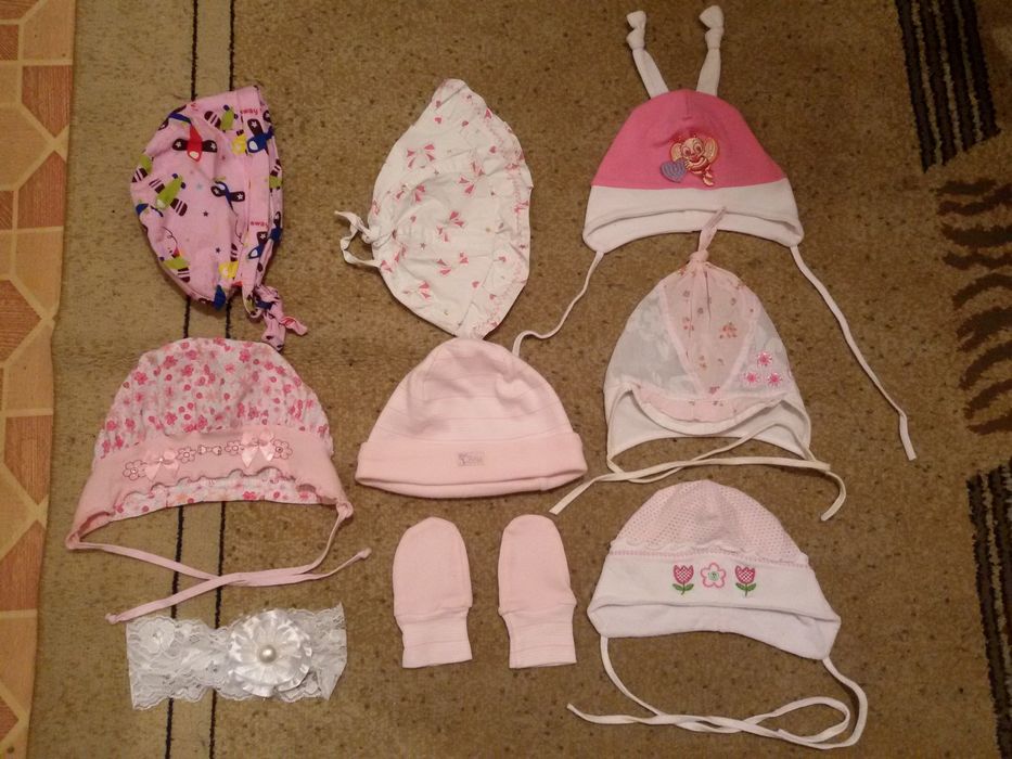 Шапочки , кепки , по 200