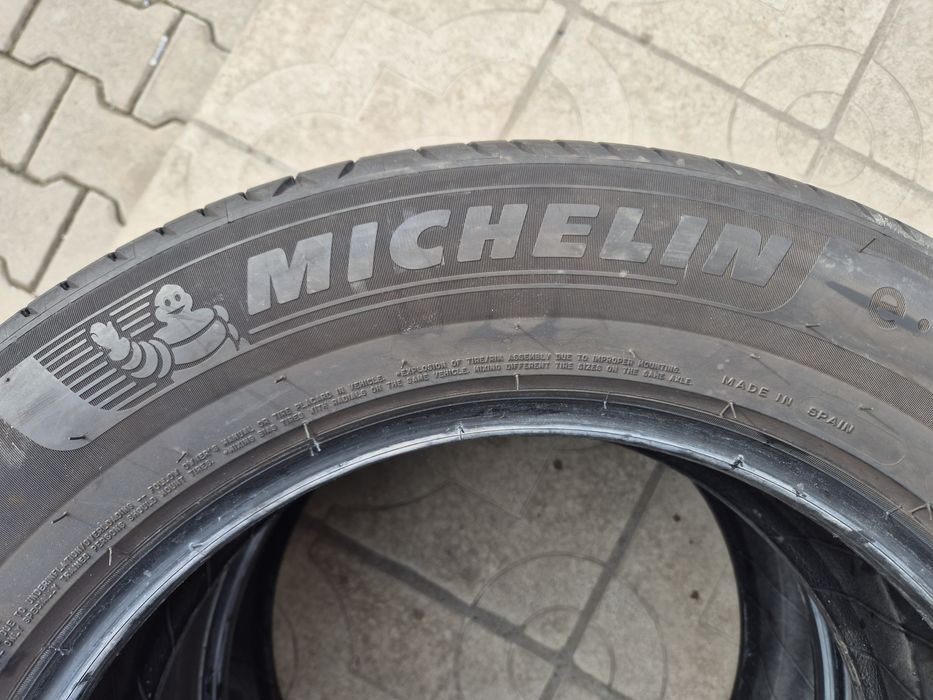 2бр.летни гуми 215/65/17 99V Michelin Primacy  24г.