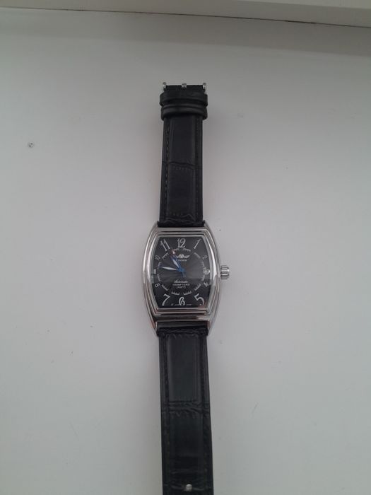 Наручные часы winner