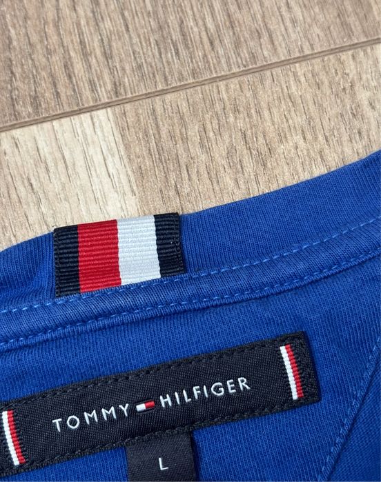 Tommy Hilfiger тениска /L размер