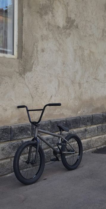 BMX Kink Launch — Стильный Raw дизайн (Spider Rust)