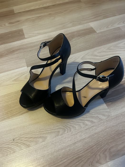 Sandale cu platforma Graceland 37