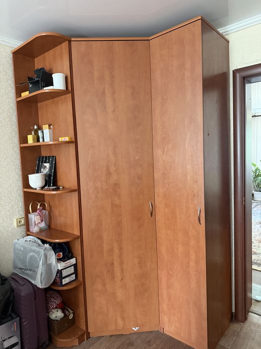 Продам шкаф угловой