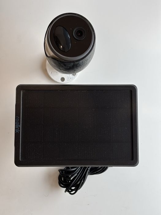 Camera supraveghere 4g Reolink Go 2k cu panou solar