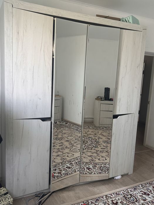 Продам шкаф( комод)тумбочки
